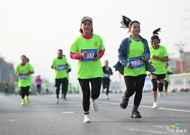 松桃：马拉松激情开跑  活力风采燃动苗乡