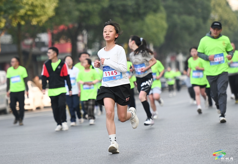 松桃：马拉松激情开跑  活力风采燃动苗乡