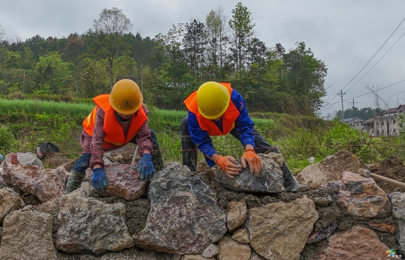 【奋进的春天】我县18个国债项目河道山洪沟治理工程全面开工建设